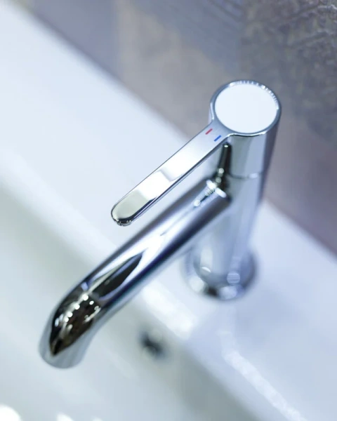 Смеситель для раковины Cezares Eco хром ECO-LS-01-W0 (детальная фотография), хром