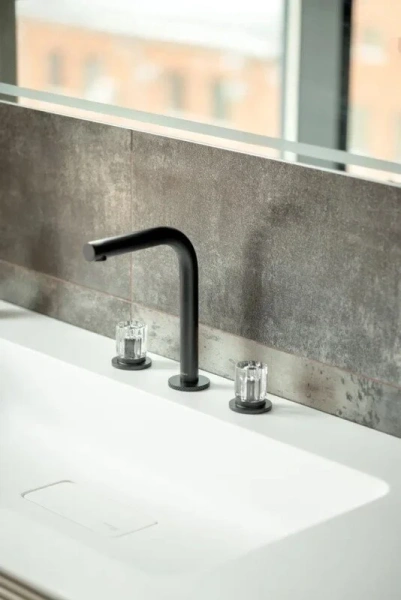 Смеситель для раковины Boheme Elegante черный матовый 152-B-EL (детальная фотография), классические, ретро, с кристаллами swarovski, с элементами стекла, декорированные