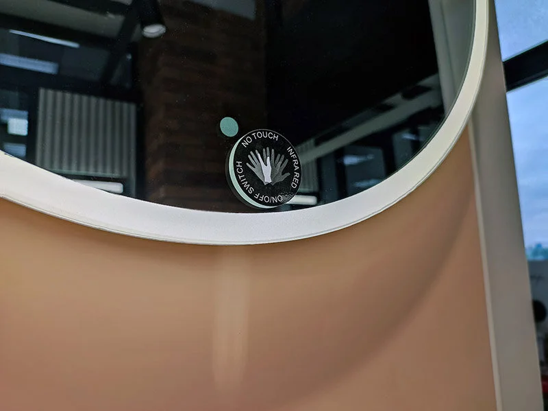 Зеркало с подсветкой Jacob Delafon 50 см круглое EB1426-NF (детальная фотография), круглой формы