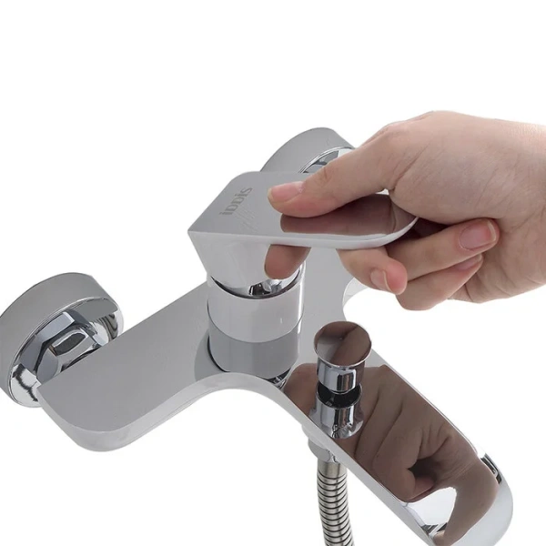 Смеситель для ванны IDDIS Calipso белый/хром CALSB00i02WA (детальная фотография), современные, hi-tech