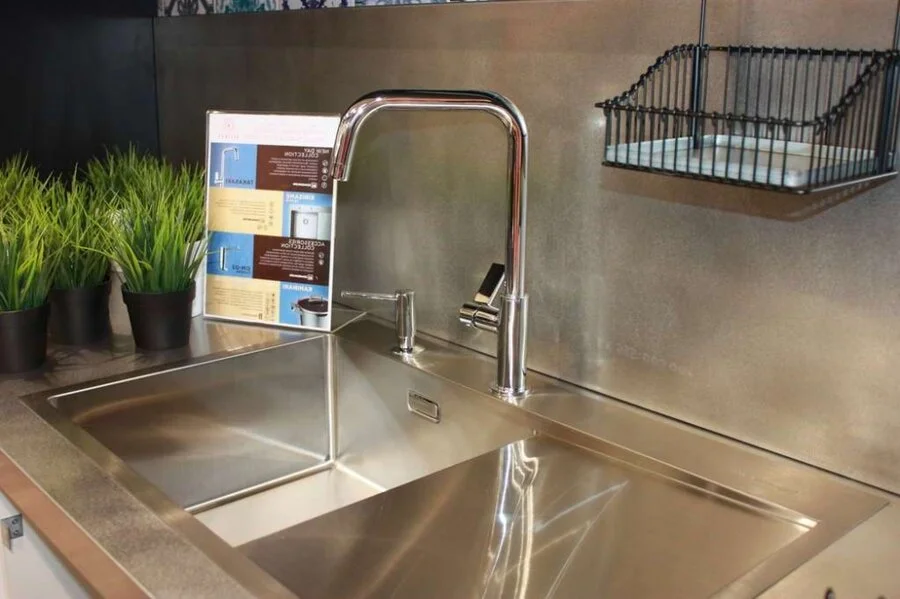 Мойка для кухни Omoikiri Akisame 78-IN-R 78 см нержавеющая сталь чаша справа 4973061 (детальная фотография), прямоугольной формы