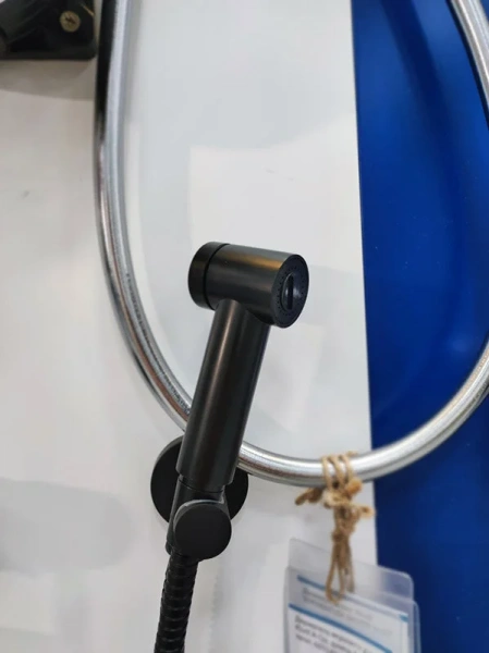 Гигиенический душ с смесителем Kludi Bozz черный 389983976 (детальная фотография), современные, hi-tech