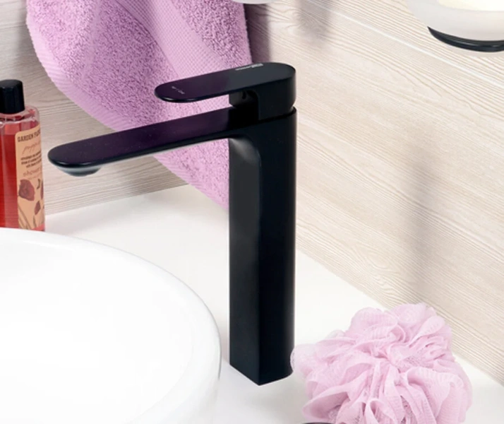 Смеситель для раковины WasserKRAFT Elbe черный 7403H (детальная фотография), современные, hi-tech