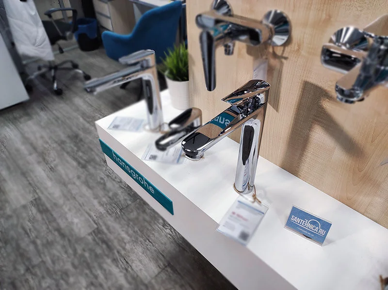 Смеситель для раковины Hansgrohe Logis E высокий 71162000 (детальная фотография), с 1 монтажным отверстием
