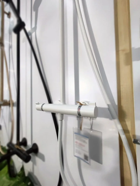 Душевая стойка Hansgrohe Croma Select S белая матовая 26890700 (детальная фотография) index_1