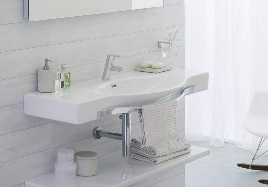 Раковина Laufen Palace 120 см с полотенцедержателем, с 1 отверстием для смесителя 8.1270.4.000.104.1 (детальная фотография), подвесные, пристенные