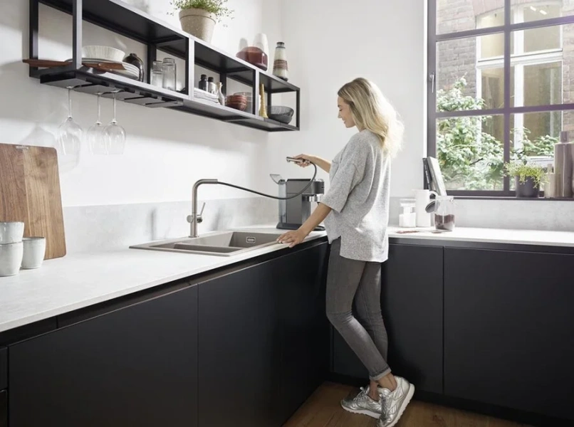 Смеситель для кухни Hansgrohe Talis M54 сталь 72808800 (детальная фотография), на мойку, на столешницу