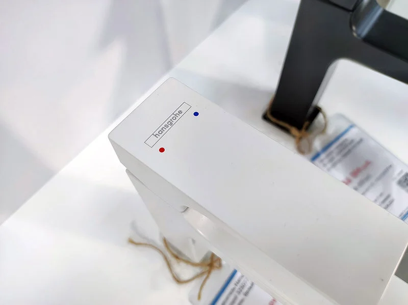 Смеситель для раковины Hansgrohe Metropol матовый белый 32507700 (детальная фотография), однорычажные, двухрычажные