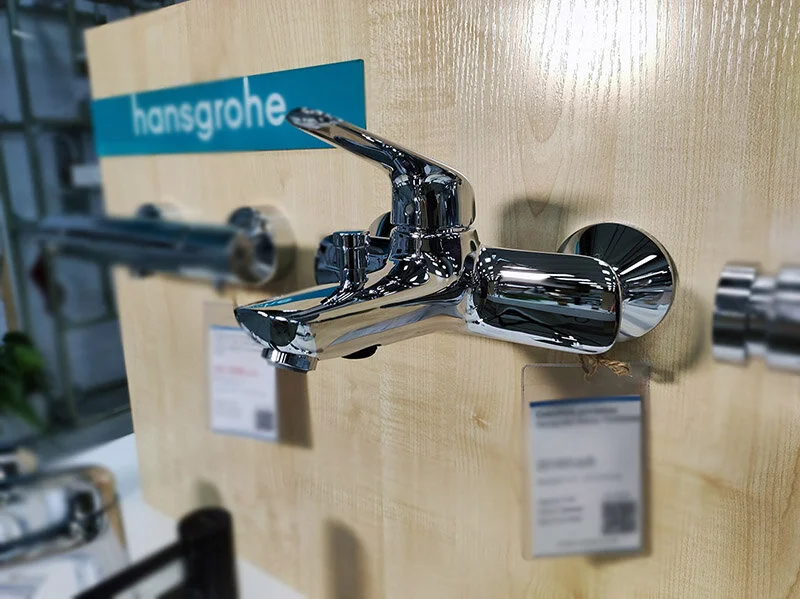 Смеситель для ванны Hansgrohe Novus хром 71040000 (детальная фотография), однорычажные, двухрычажные