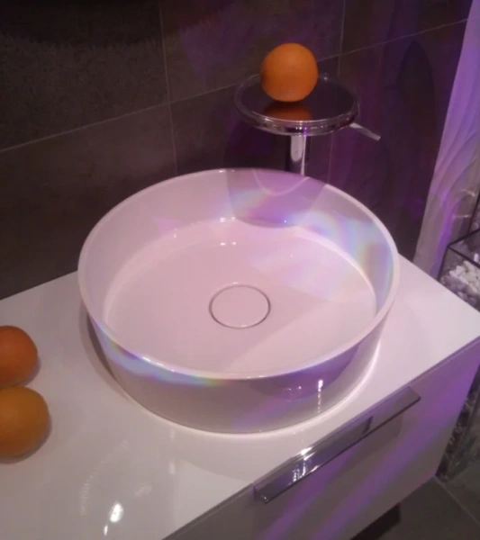 Раковина Laufen Kartell 42 см белая 8.1233.1.000.112.1 (детальная фотография), белые