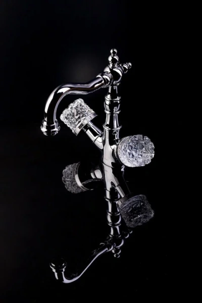 Смеситель для раковины Boheme Crystal с поворотным изливом (детальная фотография), классические, ретро, с элементами стекла, декорированные