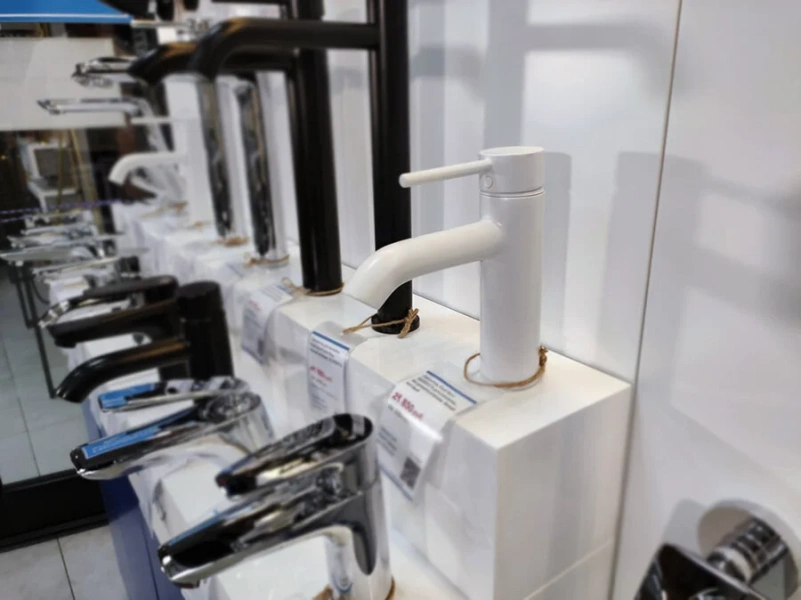 Смеситель для раковины Kludi Bozz белый матовый 382885376 (детальная фотография), белые