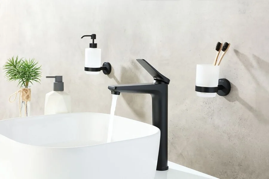 Смеситель для раковины Lemark Bronx черный LM3709BL (детальная фотография), с донным клапаном