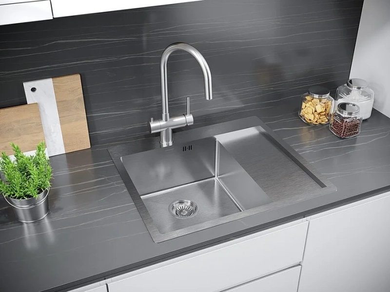 Мойка для кухни Paulmark Flank 59 см нержавеющая сталь, правосторонняя PM225951-BSR (детальная фотография), прямоугольной формы