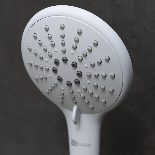 Смеситель для ванны Lemark Bronx белый матовый LM3714MW (детальная фотография), из латуни, прямоугольная форма, с душевой лейкой