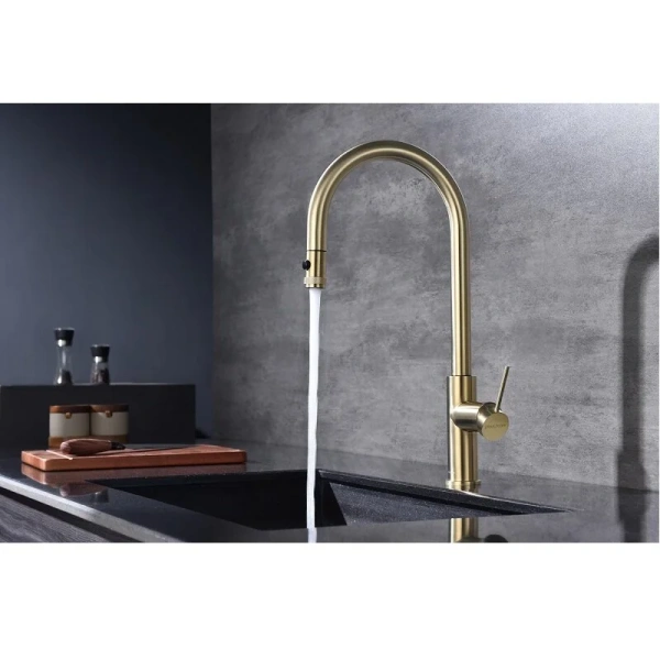 Смеситель для питьевой воды Paulmark Galant cветлое брашированное золото Ga213077-SBG (детальная фотография), высокие, из латуни, округлая форма, для питьевой воды с фильтром