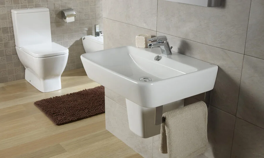 Душевая панель Black&White Gravity черный матовый/белый матовый 27000 (детальная фотография), с тропическим душем