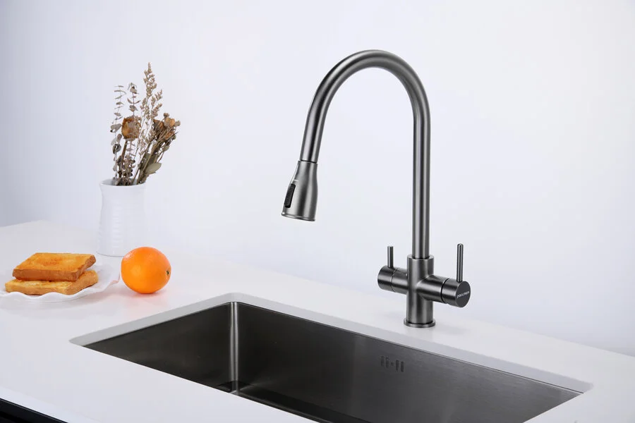 Смеситель для кухни Paulmark Lange вороненая сталь La214212-GM (детальная фотография), в наличии