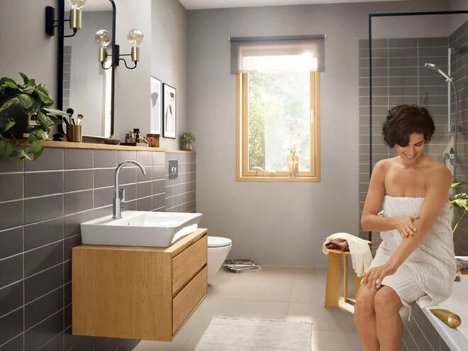 Смеситель для раковины Hansgrohe Rebris 72576 однозахватный (детальная фотография), хром, черные