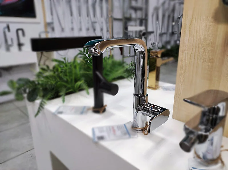 Смеситель для раковины Hansgrohe Metris высокий 31087000 (детальная фотография), однорычажные, двухрычажные