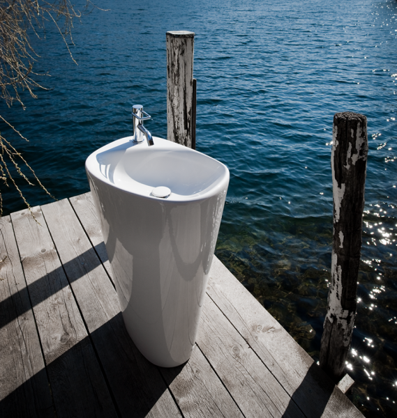 Раковина напольная Laufen Palomba 55 см с покрытием LCC 8.1180.3.400.104.1 (детальная фотография), белые