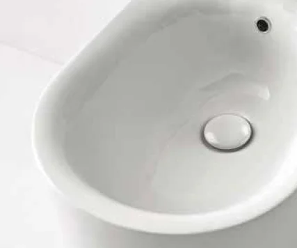 Биде подвесное Kerasan Nolita белое глянцевое 532501 (детальная фотография), в наличии