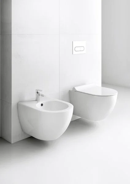 Биде подвесное Ravak Uni Chrome X01517 (детальная фотография), белые
