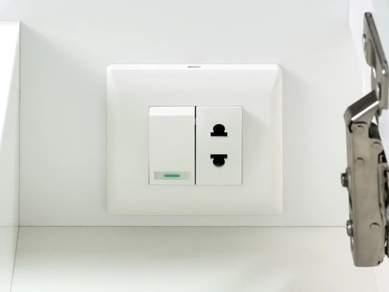 Зеркальный шкаф с подсветкой Misty Алиса 75 см белый, правый Э-Али04075-01П (детальная фотография), по запросу