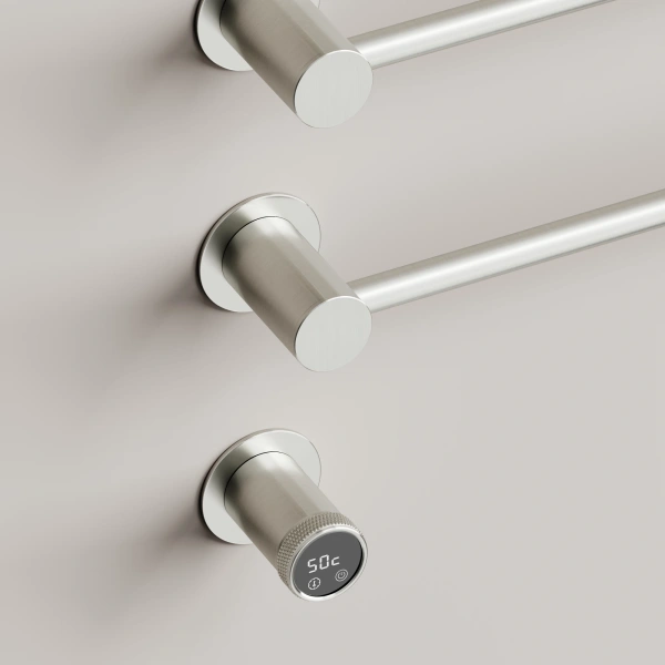 Полотенцесушитель электрический Sancos Linea 53x66.5 см брашированный никель SC14001BN (детальная фотография), из нержавеющей стали, без полки, неповоротные, с терморегулятором 