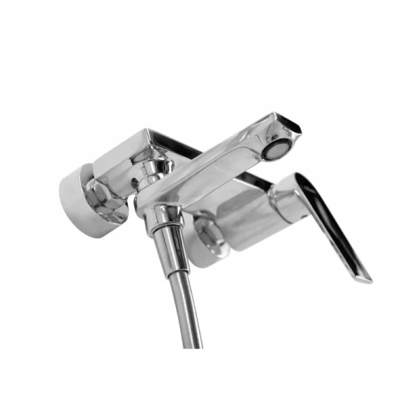 Смеситель для ванны Cezares Comfort хром COMFORT-VD-01 (детальная фотография), из латуни, округлая форма, с душевой лейкой