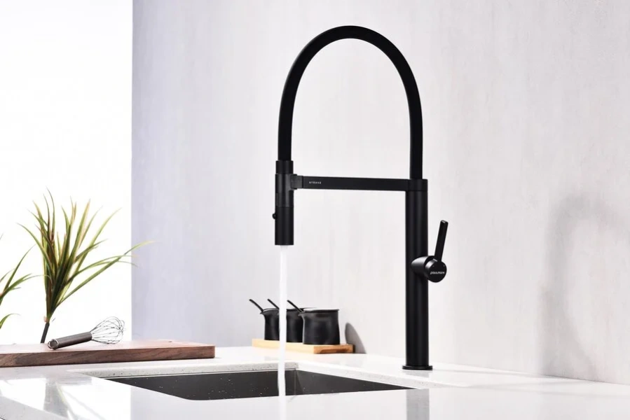 Смеситель для кухни Paulmark Leader антрацит Le214101-401 (детальная фотография), однорычажные, двухрычажные