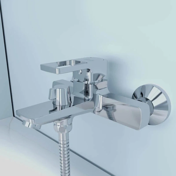 Смеситель для ванны IDDIS Bild 00i02WA латунь (детальная фотография), хром, черные