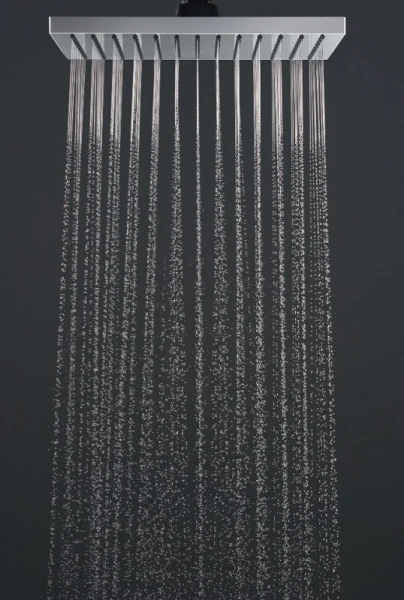 Верхний душ Hansgrohe Vernis Shape 26283 с одним типом струи (детальная фотография), хром, черные