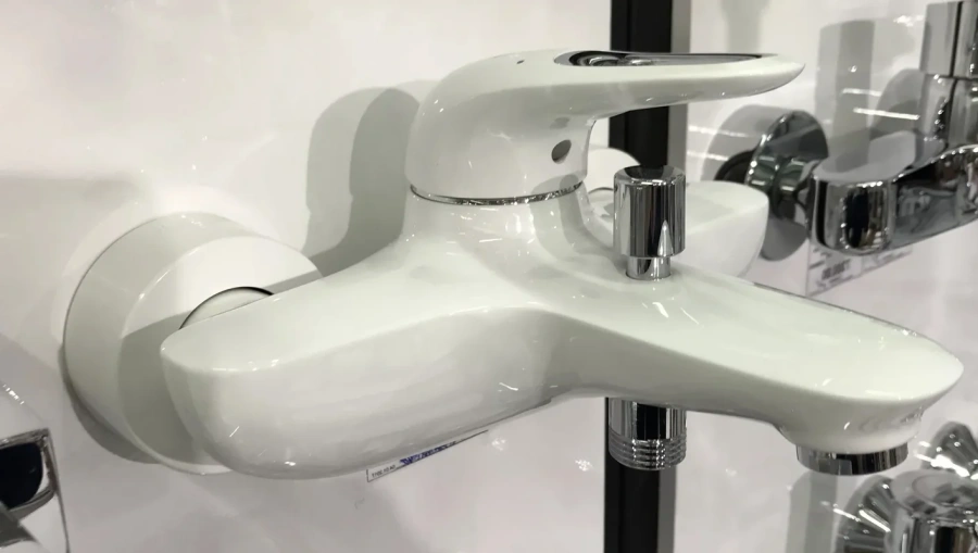 Смеситель для ванны белая луна Grohe Eurostyle New  23726LS3 (детальная фотография), для ванны