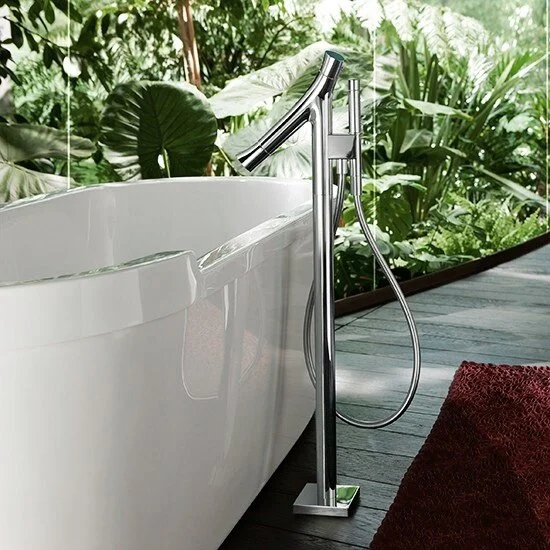 Смеситель для ванны напольный Axor Starck Organic 12016000 (детальная фотография), округлая форма, с душевой лейкой