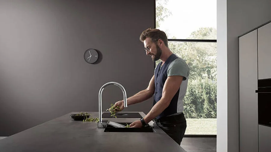 Смеситель для кухни Hansgrohe Aquno Select M81 с вытяжным изливом 73831000 (детальная фотография), хром