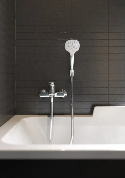 Душевой комплект Hansgrohe Croma Select E с держателем 26413400 (детальная фотография), хром, белые