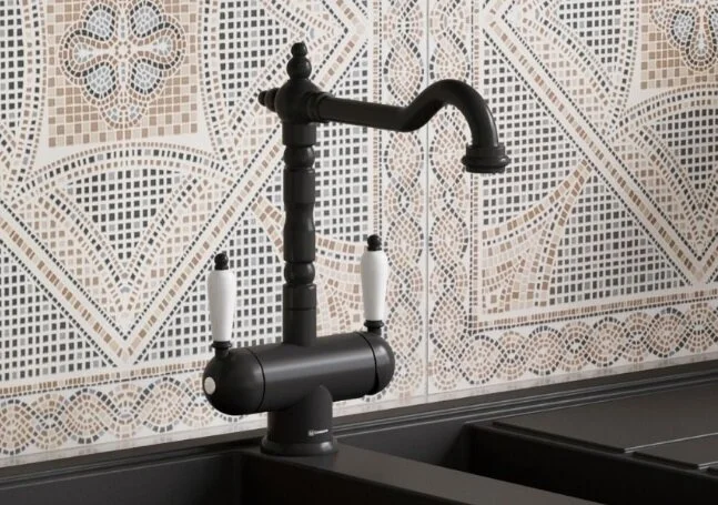 Смеситель для кухни Omoikiri Amagasaki-GB графит 4994362 (детальная фотография), классические, ретро, с элементами керамики, декорированные