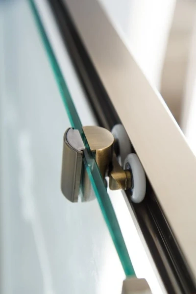 Душевой уголок Cezares Giubileo 120х90 см стекло прозрачное с матовым принтом профиль золото GIUBILEO-AH-1-120/90-SCORREVOLE-CP-G (детальная фотография), раздвижные