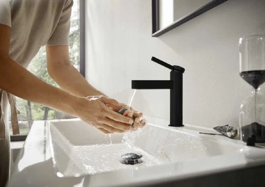 Смеситель для раковины Hansgrohe Finoris матовый черный 76023670 (детальная фотография), на раковину