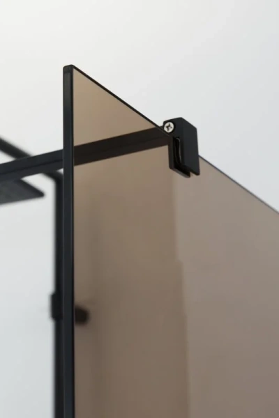 Душевая перегородка Cezares Liberta 120 см стекло бронза, профиль черный LIBERTA-L-1-120-BR-NERO (детальная фотография), 120 см