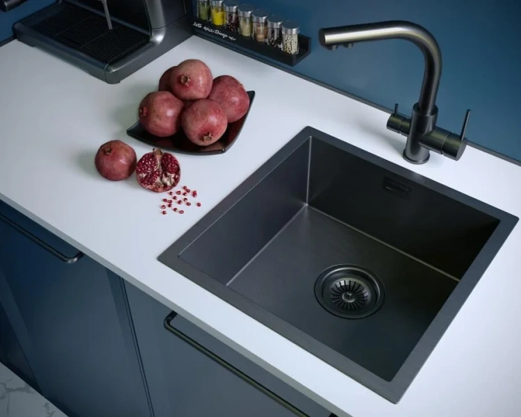 Мойка для кухни Paulmark Aller 44 см вороненая сталь PM904444-GM (детальная фотография), квадратная