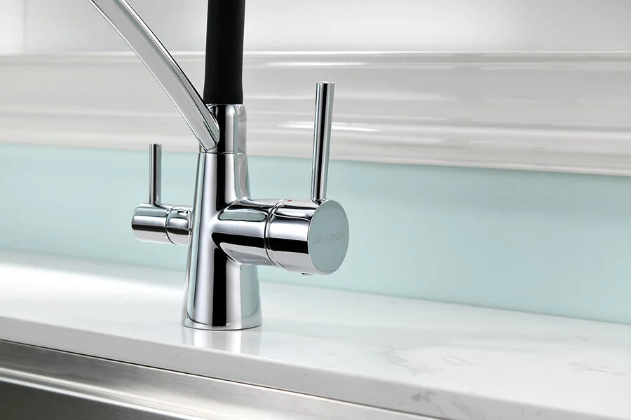 Смеситель для кухни Paulmark Siegen хром с черным Si213111-CR (детальная фотография), на мойку, на столешницу