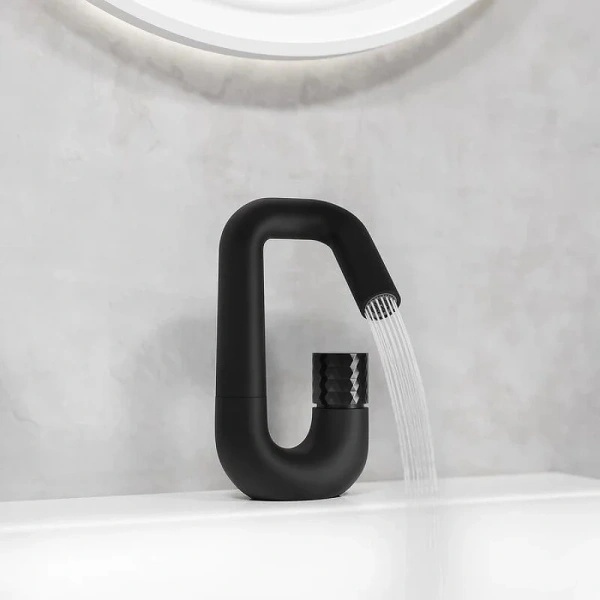 Смеситель для раковины IDDIS Twist черный матовый TWIBLBTi01 (детальная фотография), из латуни, округлая форма