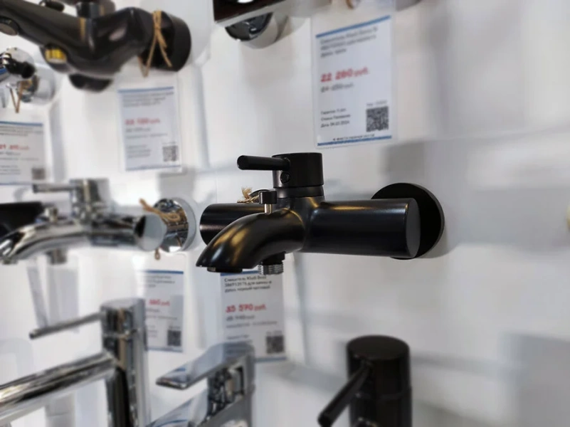 Смеситель для ванны Kludi Bozz черный матовый 386913976 (детальная фотография), настенные