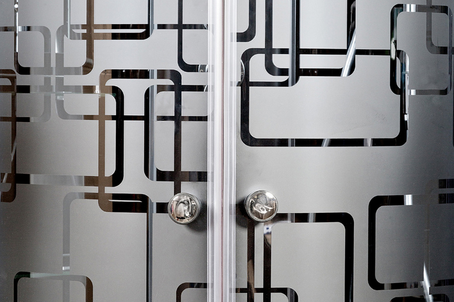 Душевая кабина Deto BM 90х90 см без крыши и с гидромассажем BM4590NGMBLACK (детальная фотография), хромированный профиль