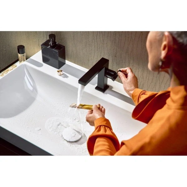 Смеситель для раковины Hansgrohe Tecturis E матовый черный 73020670 (детальная фотография), на раковину