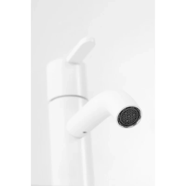 Смеситель для раковины Cezares LEAF-LSM2 однорычажный (детальная фотография), из латуни, округлая форма, с донным клапаном