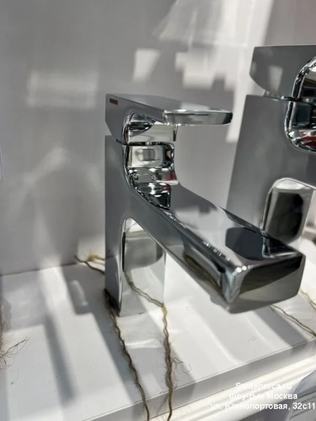 Смеситель для раковины Jacob Delafon Strayt mini однорычажный E8776-CP (детальная фотография), хром