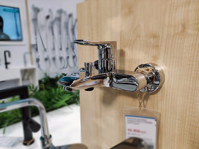 Смеситель для ванны Hansgrohe Metris однорычажный 31480000 (детальная фотография), настенные